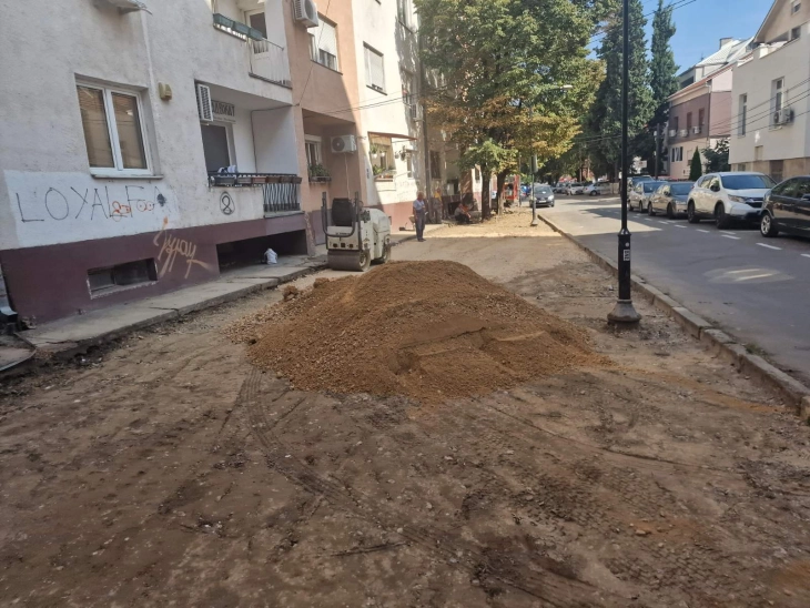 Општина Центар започнува со изведба и реконструкција на пешачки патеки и тротоари во Ново Маало, Водно и Буњаковец
