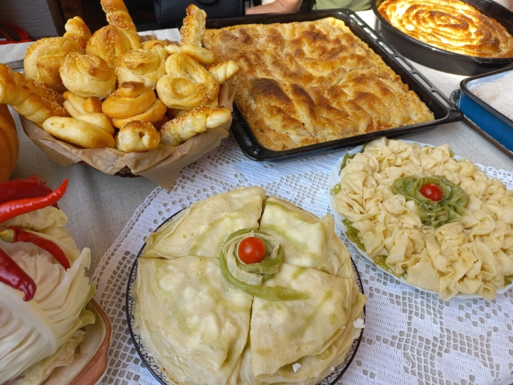 Македонски кулинарски специјалитети од брашно, сол и вода, и „зачин – љубов“