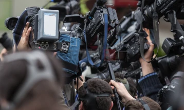 Борел и Јоурова: Новинарите се клучот во борбата против дезинформациите и говорот на омраза 