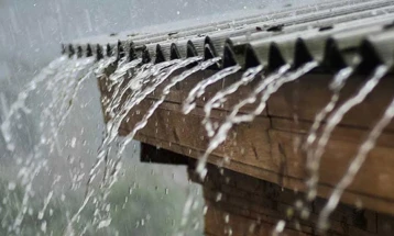 УХМР: Најмногу дожд во изминатото деноноќие во Маврови Анови, и денеска поројни дождови и грмотевици
