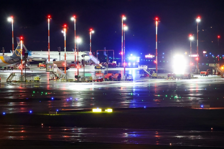 Hamburg airport still closed amid hostage situation