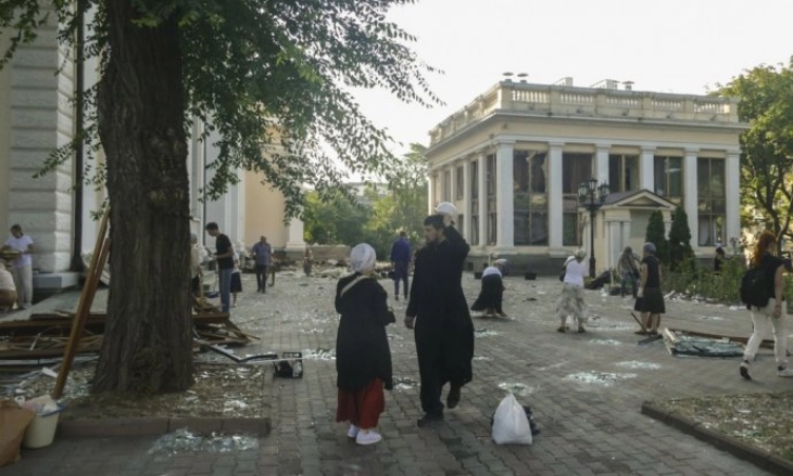 Петмина повредени во руски напади на Одеса, оштетен и музејот