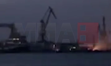 Ukrainasit kanë shkatërruar një anije luftarake ruse të sapondërtuar në Kerç të Krimesë