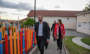 Тренчевска и  Костадинов  најавија нова градинка во Пирaва