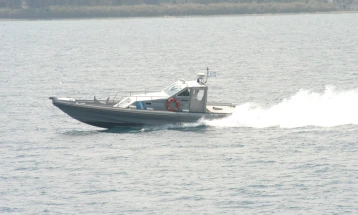 Kërkohen dy persona pas rënies së një varke ajore me vela në detin në afërsi të ishullit grek Kreta