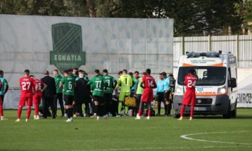 На фудбалски терен во Албанија почина 28-годишниот фудбалер Двамена  