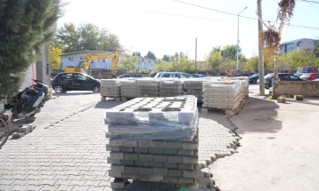 Почна поставување бекатон на улици во централно градско подрачје во Куманово
