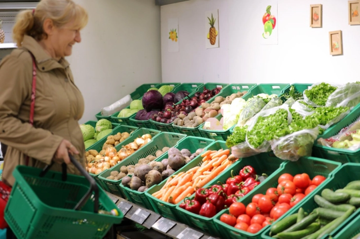 Замрзнатите цени на овошјето и зеленчукот ќе важат до крајот на декември