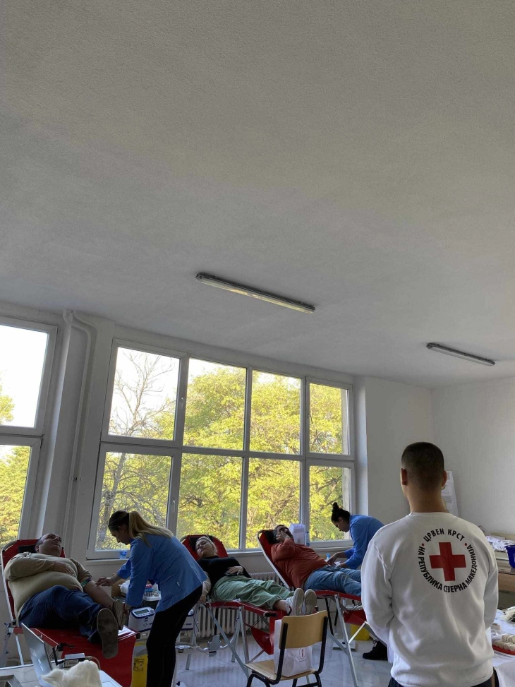 Во крводарителска акција во хемиското училиште во Велес собрани 18 крвни единици