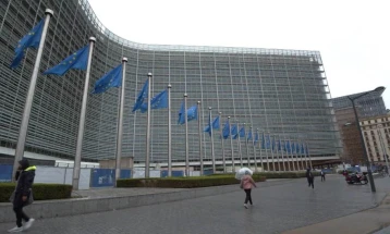KE-ja paralajmëroi vazhdimin e përdorimit të glifosatit pasi anëtaret e BE-së nuk arritën marrëveshje për përdorimin e tij