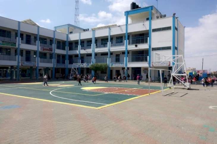 Hamasi: Të paktën 50 persona humbën jetën në sulmin izraelitë mbi shkollën Al- Fakura në Gaza