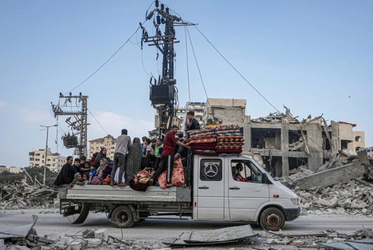 УНРВА: Во Појасот Газа досега раселени околу 1,7 милиони луѓе