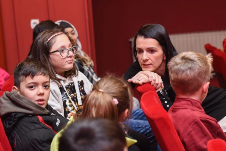 Костадиновска-Стојчевска: Наша обврска е секое дете да има исти можности