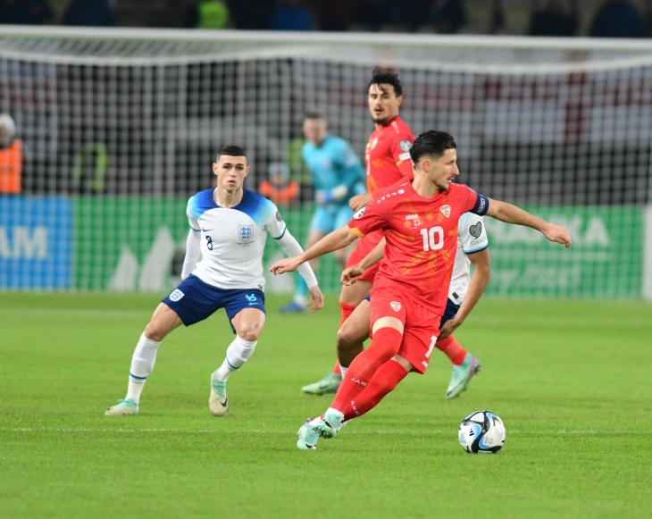 Македонската фудбалска репрезентација води со 1:0 по првото полувреме со Англија