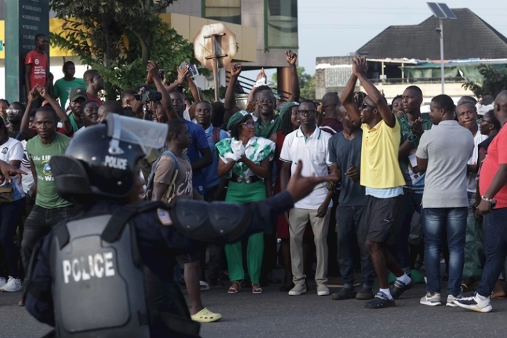 Двајца мртви и 20 повредени во Либерија - автомобил влетал во толпа приврзаници на новиот претседател