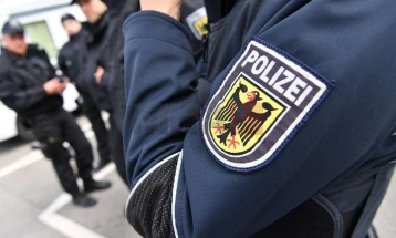 Policia gjermane ka kontrolluar shtëpitë e të dyshuarve për postime antisemite në rrjetet sociale
