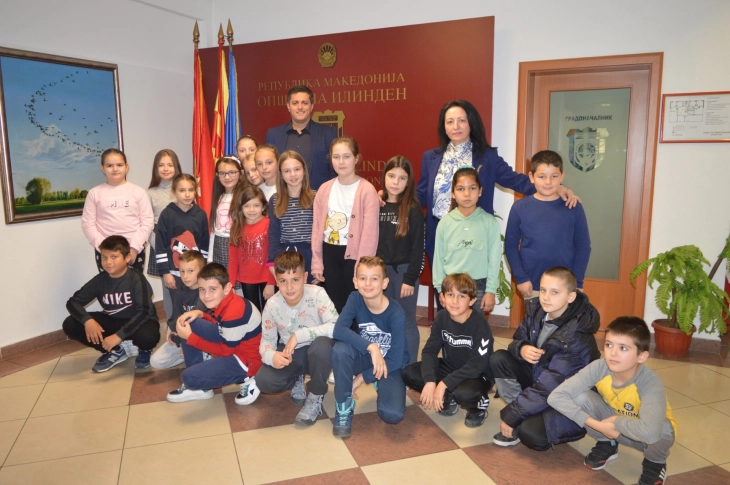 Ученици од општина Илинден на средба со градоначалникот Александар Георгиевски