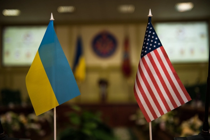 Анкета: Речиси половина од Американците сметаат дека САД трошат премногу за Украина