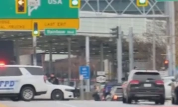 FBI investigates car blast on US-Canada border, media say two dead