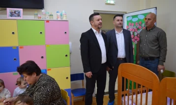 Заменик министерот за труд и социјална политика Енвер Хусејин во посета на Општина Василево