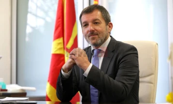 Деспотовски: Новата стратегија за странски инвестиции на опозицијата носи штета за македонските граѓани
