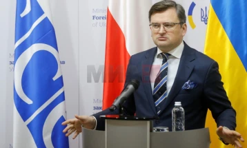 Shefi i diplomacisë ukrainase Kuleba nuk do të marrë pjesë në takimin ministror të OSBE-së në Shkup