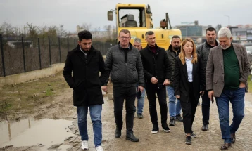 Арсовска и Јакимовски на увид во градежните работи за реконструкција на ул. „Калош Дани“ во Карпош