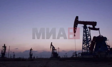 Русија и Саудиска Арабија го продолжуваат намалувањето на производството на нафта до март 2024 година