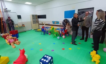 Хуманитарното здружение „д-р Трајче Нешковски“ донираше опрема за училница за деца со попреченост