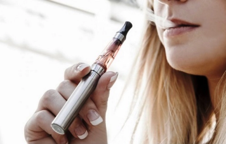 Францускиот парламент го усвои предлог-законот за забрана на електронски цигари за еднократна употреба