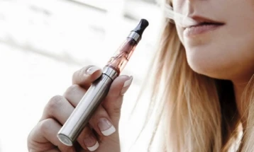 Францускиот парламент го усвои предлог-законот за забрана на електронски цигари за еднократна употреба
