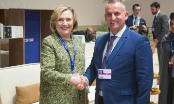 Mexhiti u takua me Hilari Klinton në COP28 në Dubai