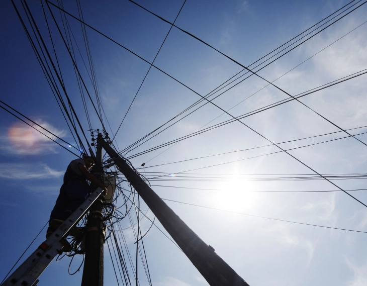 Без електрична енергија делови од општините Шуто Оризари, Сарај, Илинден и Карпош