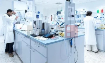 Prezantim i pajisjeve të reja  laboratorike në Fakultetin Farmaceutik