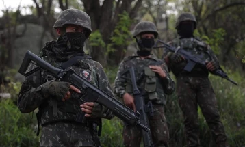 Бразил распоредува војска на границата со Венецуела
