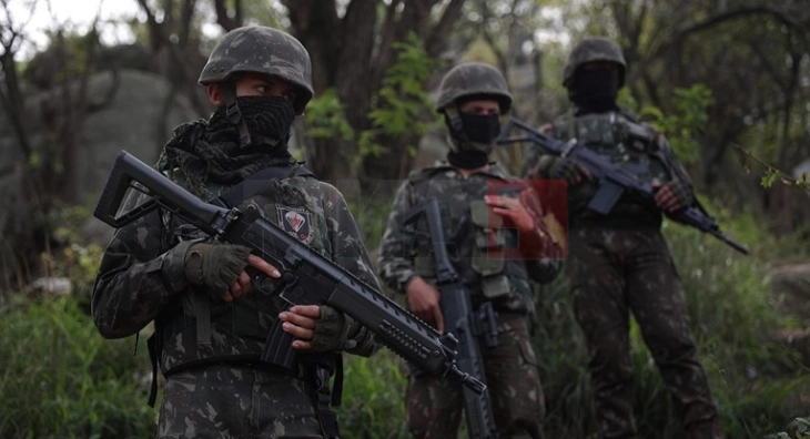 Brazili vendos ushtrinë në kufirin me Venezuelën