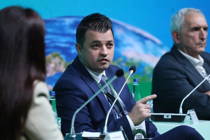 Директорот за развој и инвестиции на АД ЕСМ Андонов на регионална конференција на еколошки и бизнис лидери „Look Up 2“