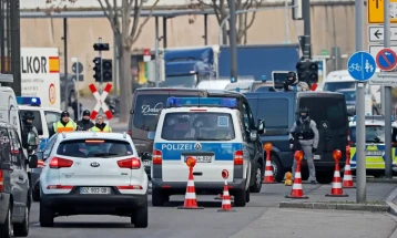Германија ќе ја продолжи граничната контрола за уште најмалку два месеци, изјави министерката за внатрешни работи Ненси Фесер