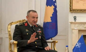 Komandanti i KFOR-it: Situata në veri të Kosovës është e qetë, por ende e brishtë