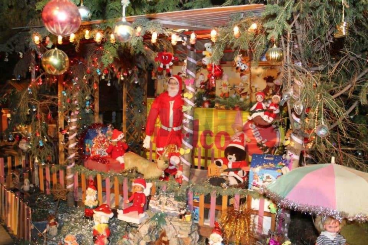 Во Кавадарци отворен за посети дворецот на познатиот Дедо Мраз 