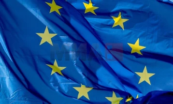 Членките на ЕУ постигнаа договор за згрижување бегалци и мигранти