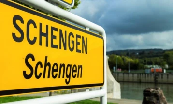 „Фајненшл тајмс“: Унгарија и се закани на Бугарија со шенгенско вето поради данокот на рускиот гас