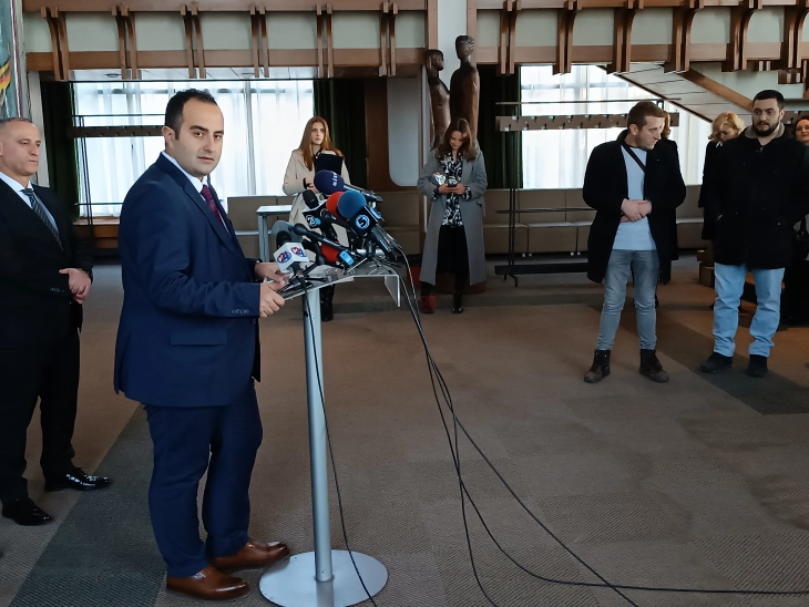 Шаќири: На родители од Чашка им предложив да отвориме македонска паралелка во Јаболчиште