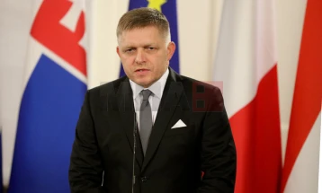 Fico: Sllovakia nuk do të kundërshtojë negociatat e anëtarësimit të Ukrainës në BE në samitin e ardhshëm