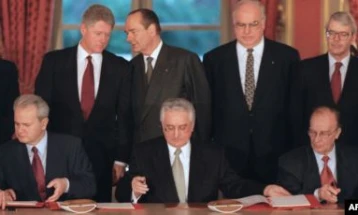 Në ditën e sotme, para 28 vjetëve, në Paris ishte nënshkruar Marrëveshja Paqësore e Dejtonit
