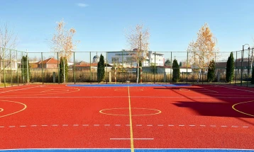 Реконструирани игралишта и сали и реновирани спортски терени во четири средни училишта во Скопје