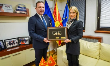 Средба на министерот Спасовски со амбасадорката на Црна Гора, Марија Петровиќ