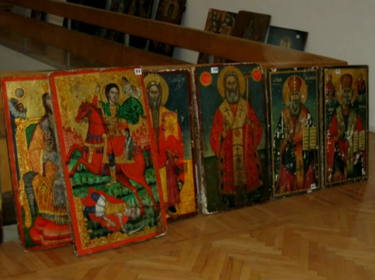 Kostadinovska-Stojçevska në pranim-dorëzimin e ikonave maqedonase në Tiranë
