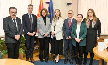 Средба на Ангеловска-Бежоска и тимот со високи претставници на ИФЦ: Народната банка се профилира како лидер за поддршка на зелената транзиција