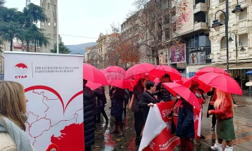 Me marshin tradicional të çadrave të kuqe punonjëset e seksit shënuan fitoren e drejtësisë